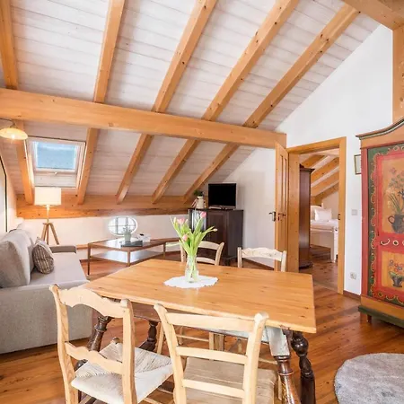Apartmán Ferienwohnung Dachstuberl
